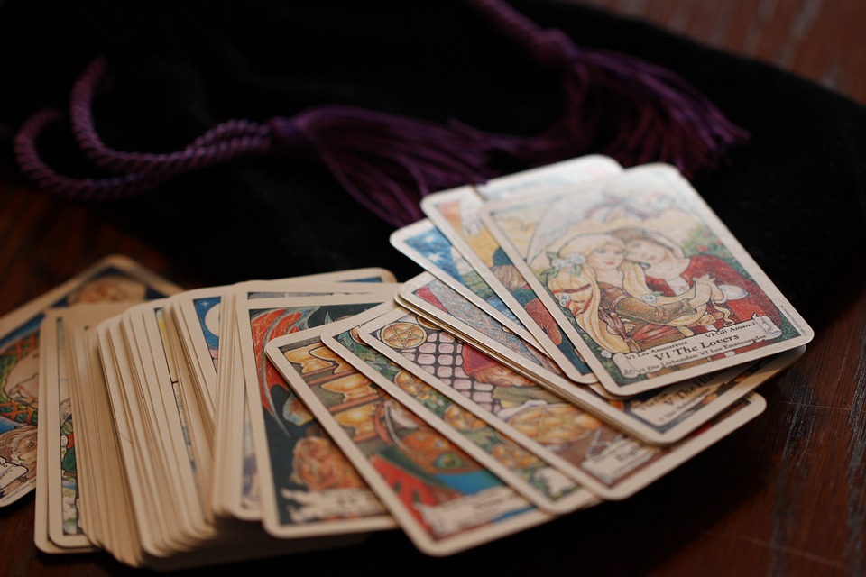 How to make Love Spells with Tarot Cards