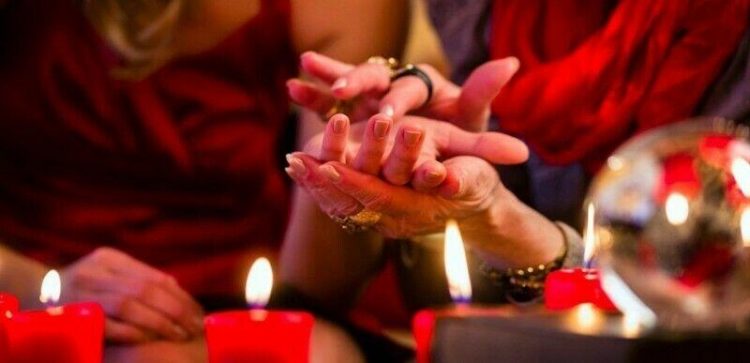 Candle Love Spells you will attract the love and friendship of the person you desire